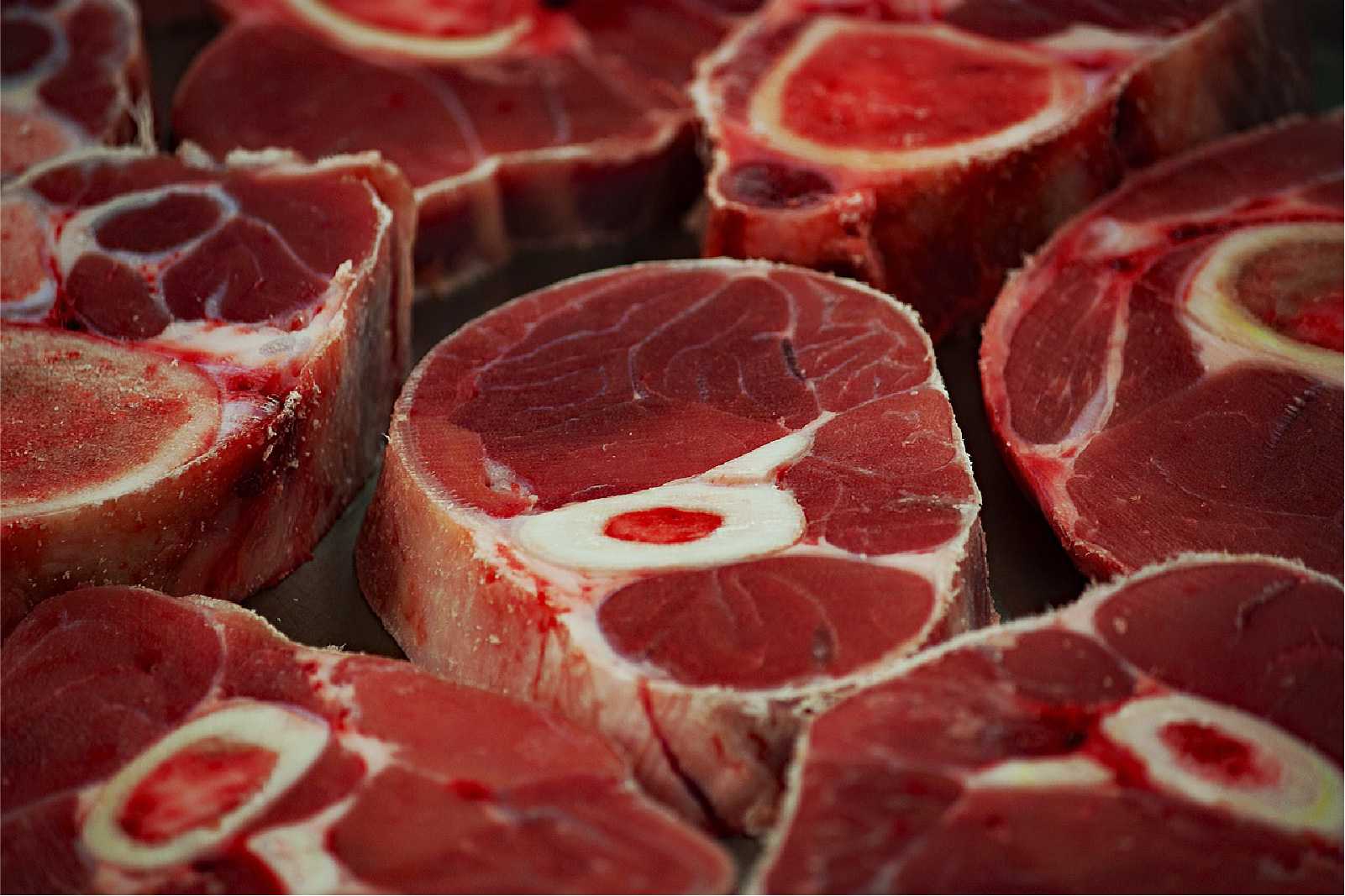 Холодильный шкаф для хранения мяса и мясной продукции